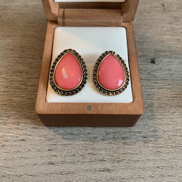 BOGO 💖Pretty Pink & Gold Teardrop Earrings💖 - Picture 2 of 3